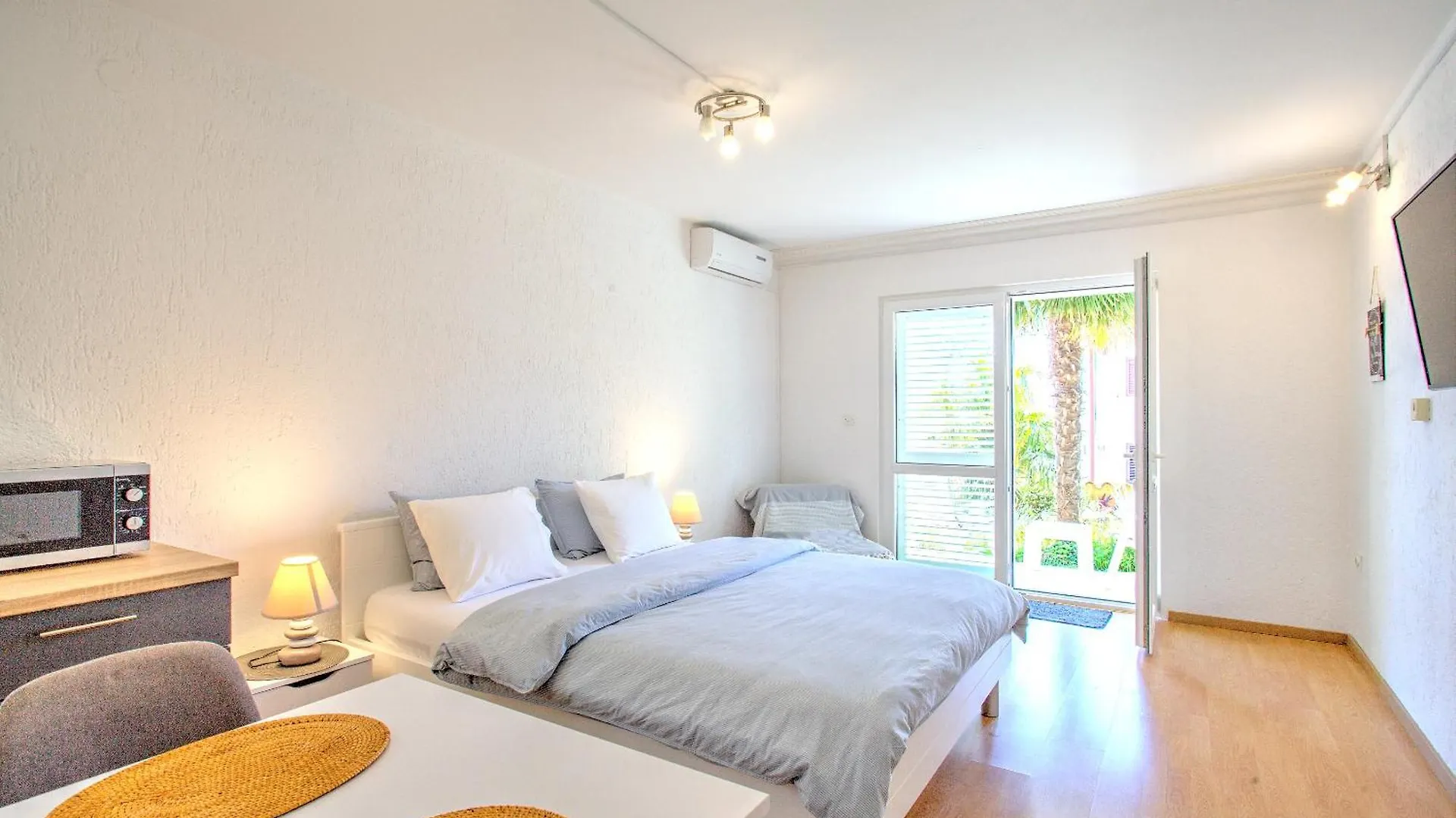 Anmarie Apartments Crikvenica 0*,